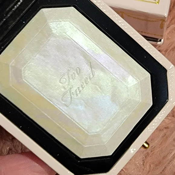 NWT Too Faced diamond highlighter